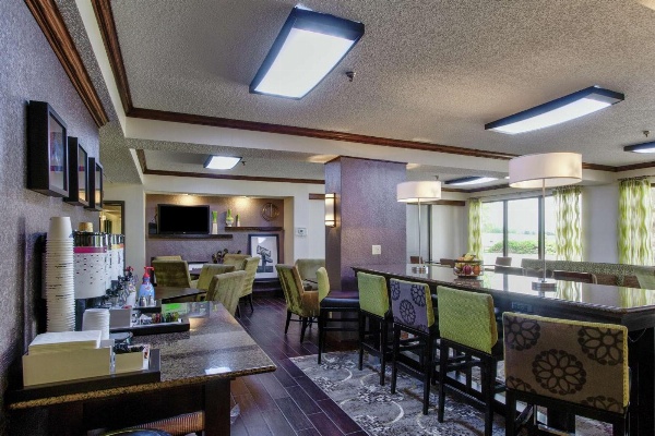 Hampton Inn By Hilton Salina image 4