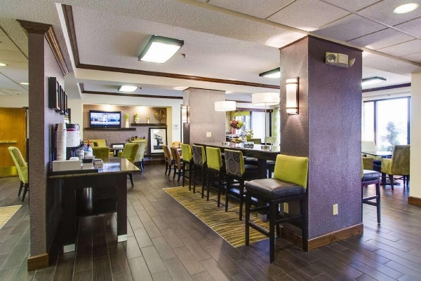 Hampton Inn By Hilton Salina image 6